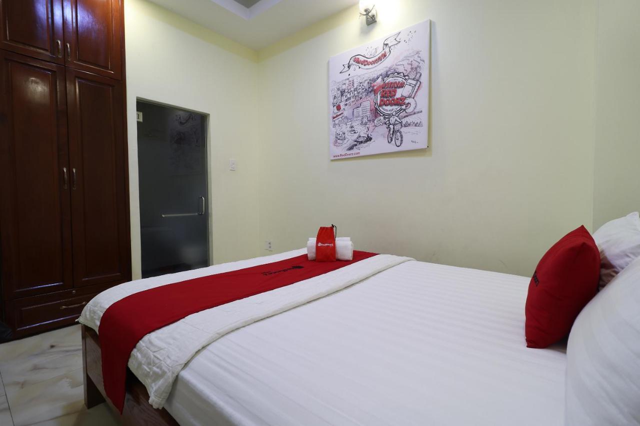 Hotel Reddoorz Plus @ Dong Den Street Ho-Chi-Minh-Stadt Exterior foto