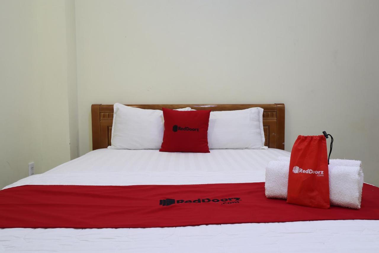 Hotel Reddoorz Plus @ Dong Den Street Ho-Chi-Minh-Stadt Exterior foto