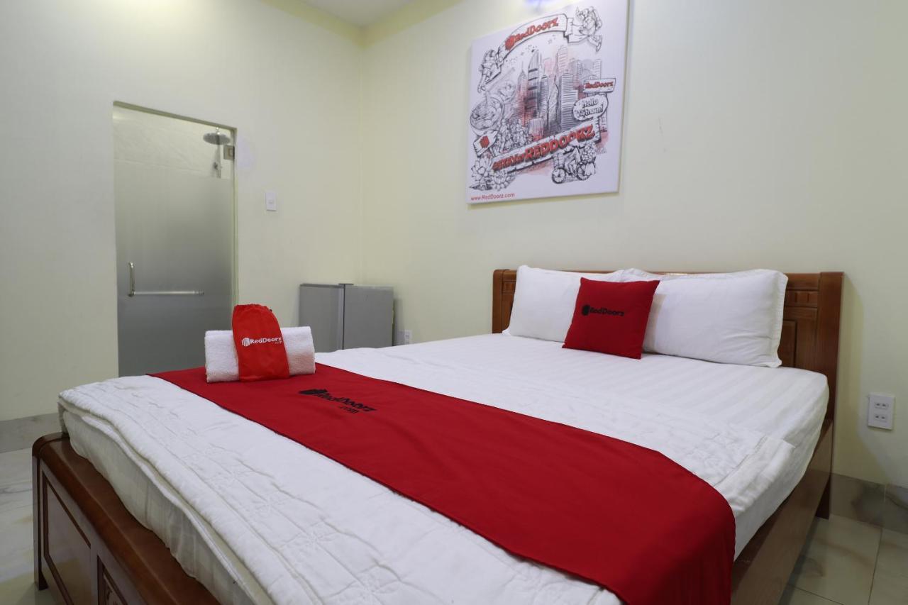 Hotel Reddoorz Plus @ Dong Den Street Ho-Chi-Minh-Stadt Exterior foto