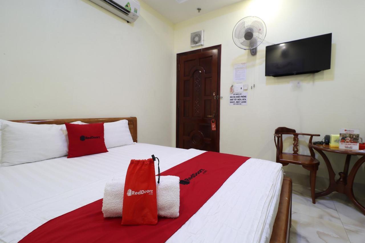 Hotel Reddoorz Plus @ Dong Den Street Ho-Chi-Minh-Stadt Exterior foto